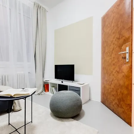 2 Bedrooms In Historical Center - Jungmannova * Prague